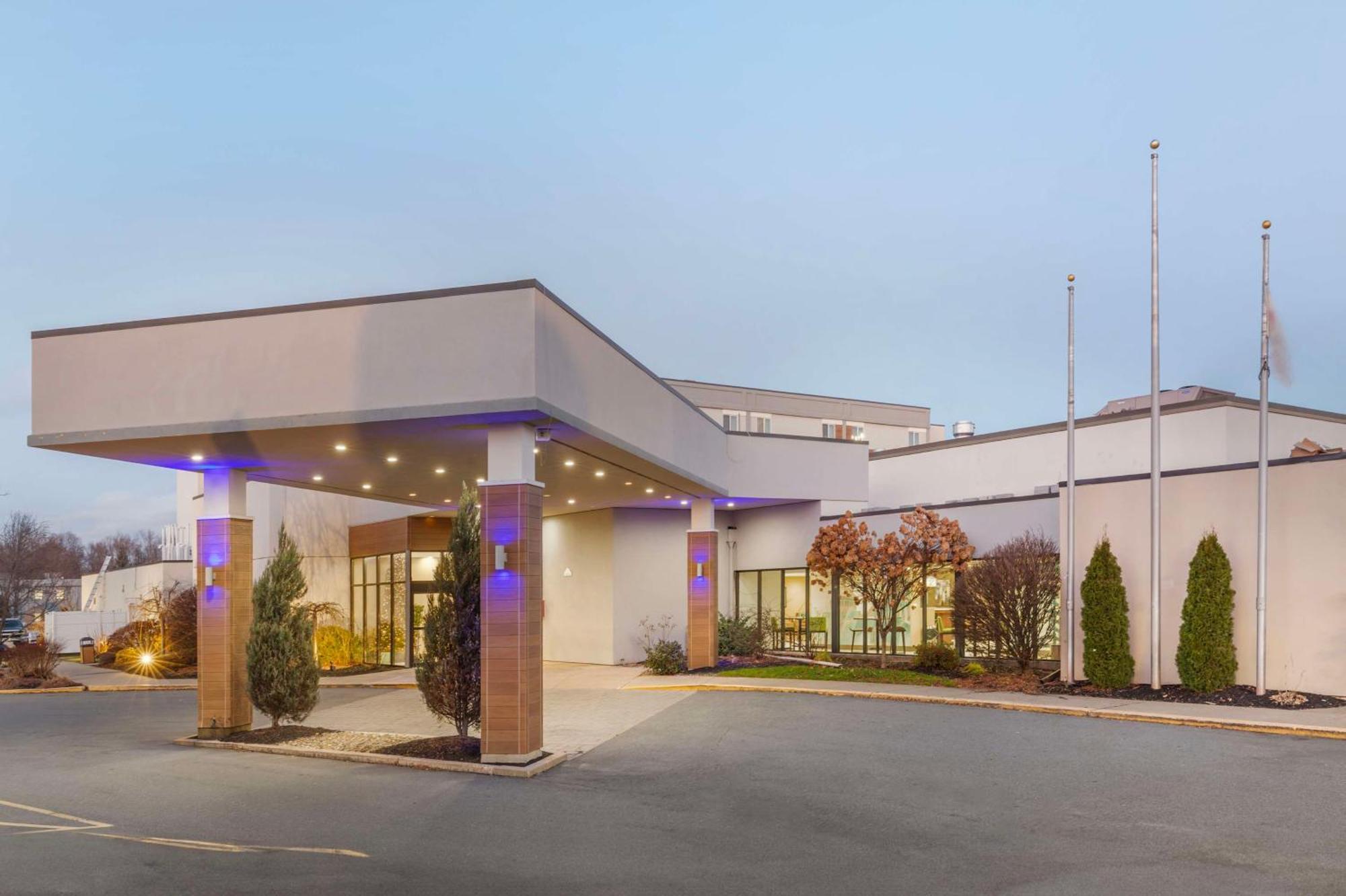 Best Western Plus New Englander Woburn Buitenkant foto